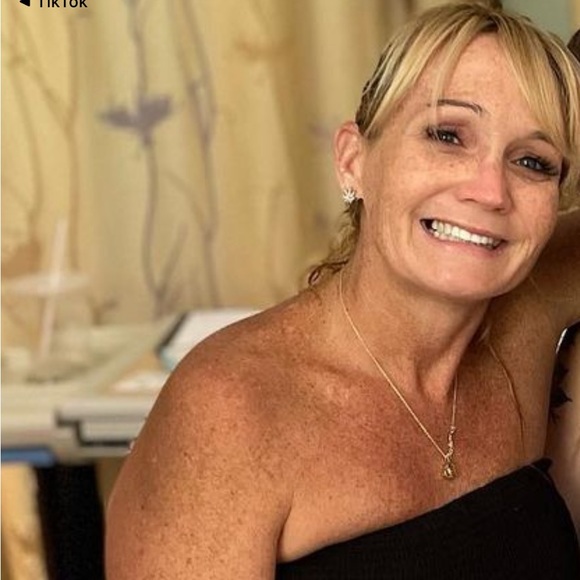 Meet your Posher, Dawn - Picture 5 of 10